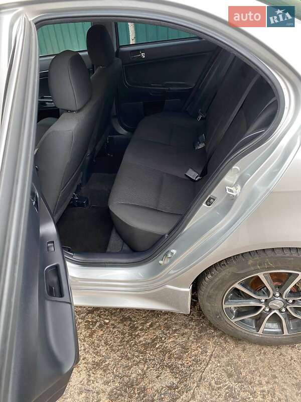 Mitsubishi Lancer 2016