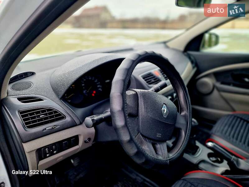 Renault Fluence 2011