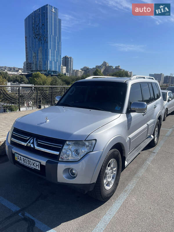 Mitsubishi Pajero 2008