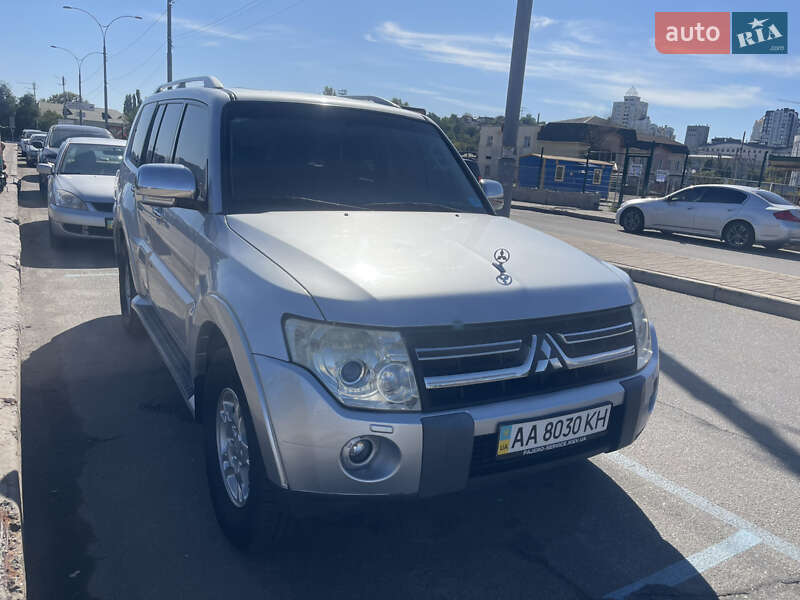 Mitsubishi Pajero 2008