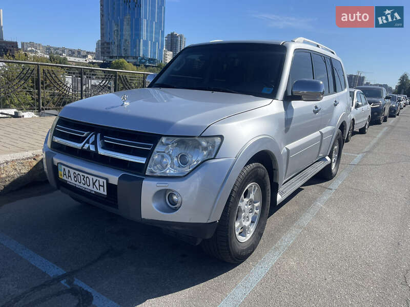 Mitsubishi Pajero 2008