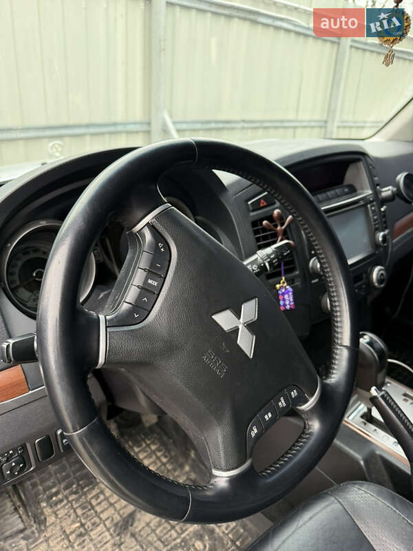 Mitsubishi Pajero 2008