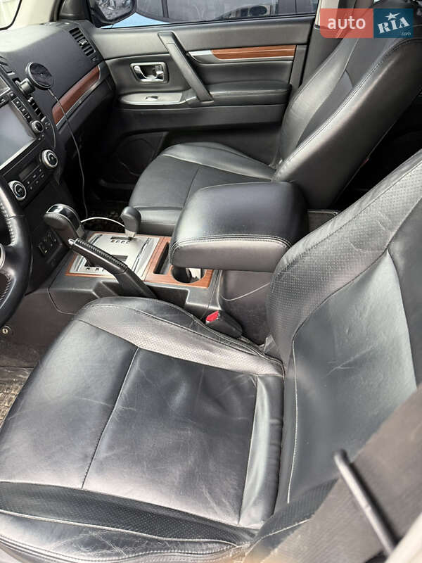 Mitsubishi Pajero 2008