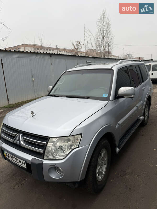 Mitsubishi Pajero 2008