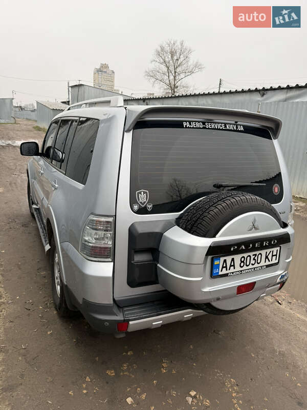 Mitsubishi Pajero 2008