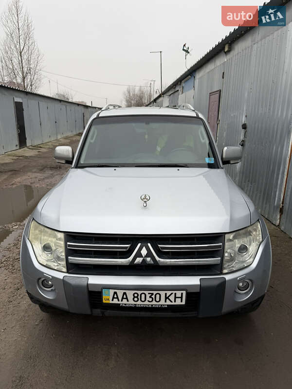 Mitsubishi Pajero 2008