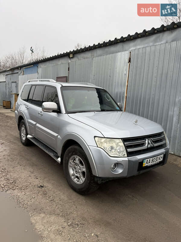 Mitsubishi Pajero 2008