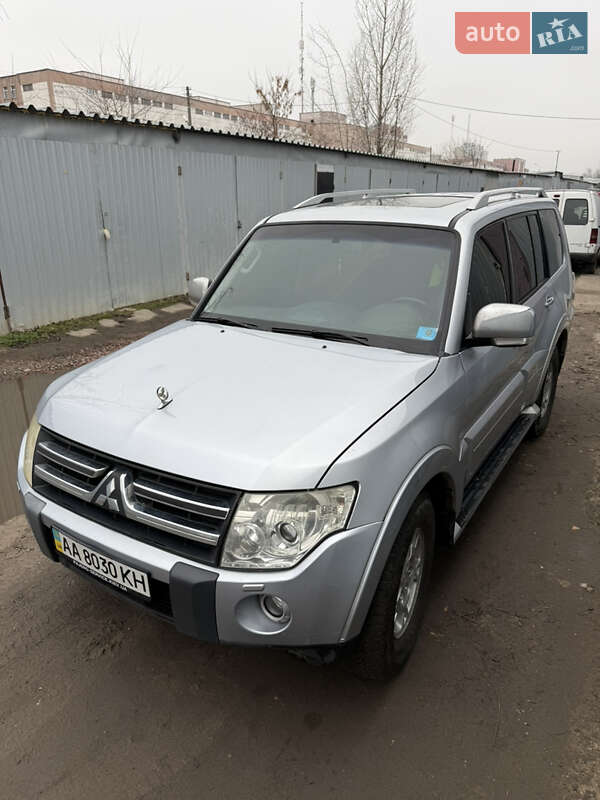 Mitsubishi Pajero 2008