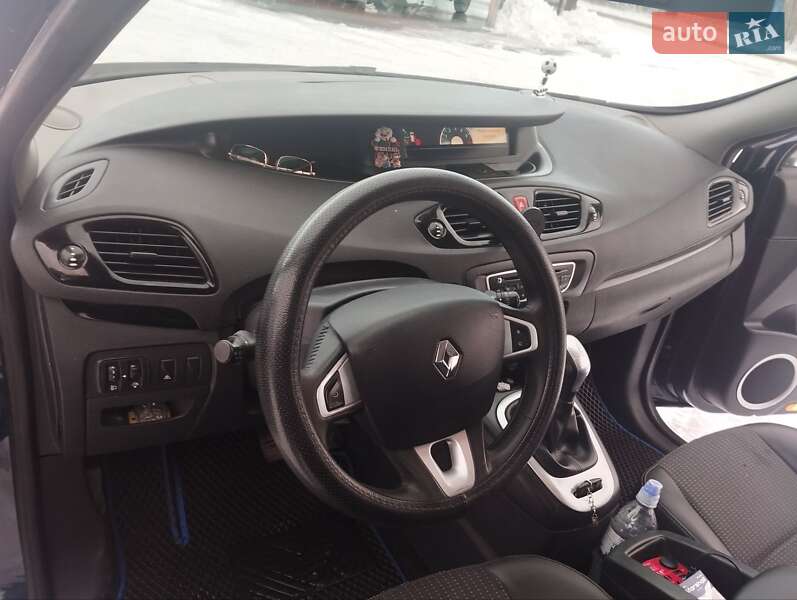 Renault Scenic 2011
