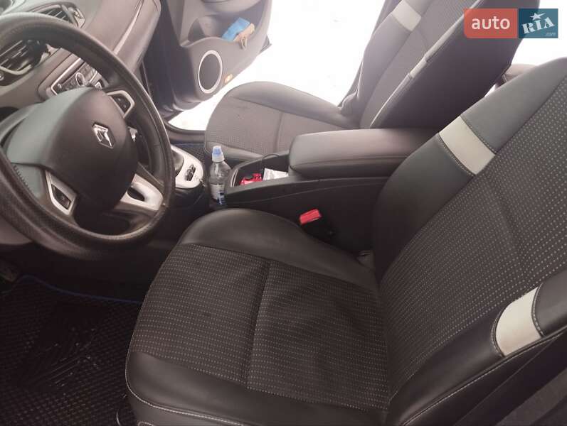 Renault Scenic 2011