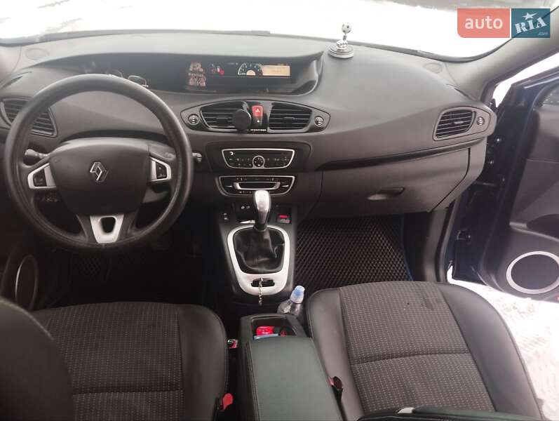 Renault Scenic 2011