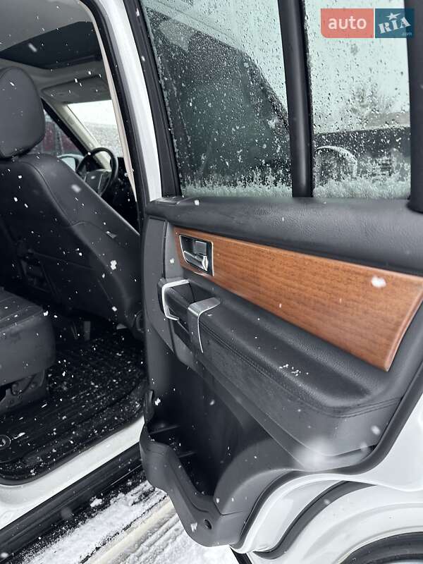 Land Rover Discovery 2015