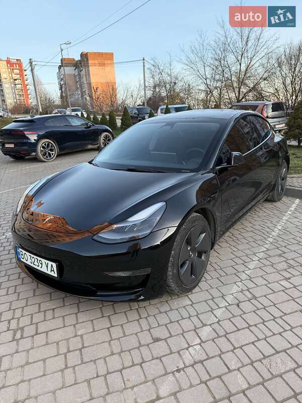 Tesla Model 3 2022