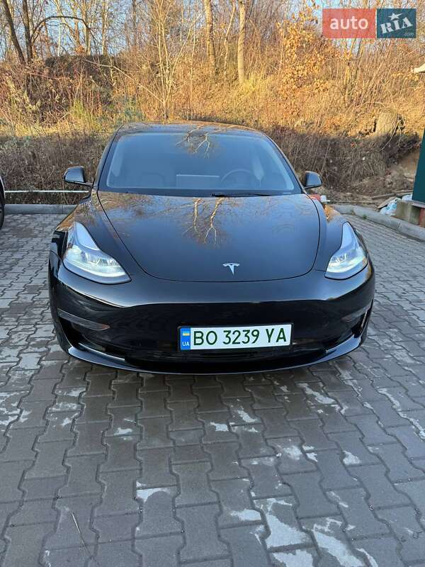 Tesla Model 3 2022