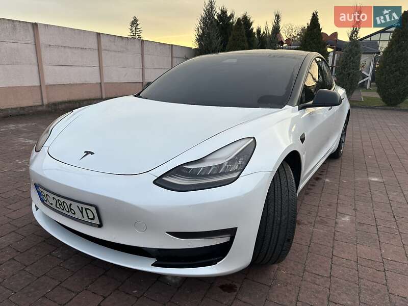 Tesla Model 3 2020