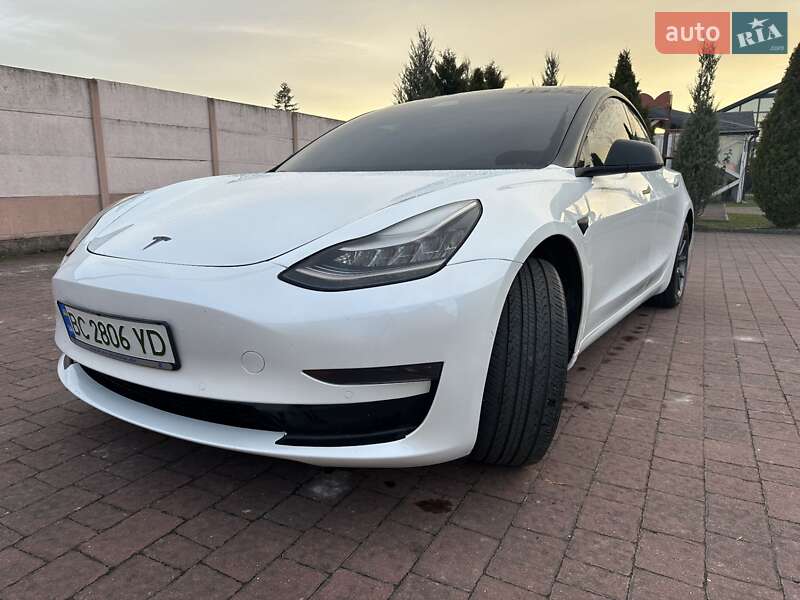Tesla Model 3 2020