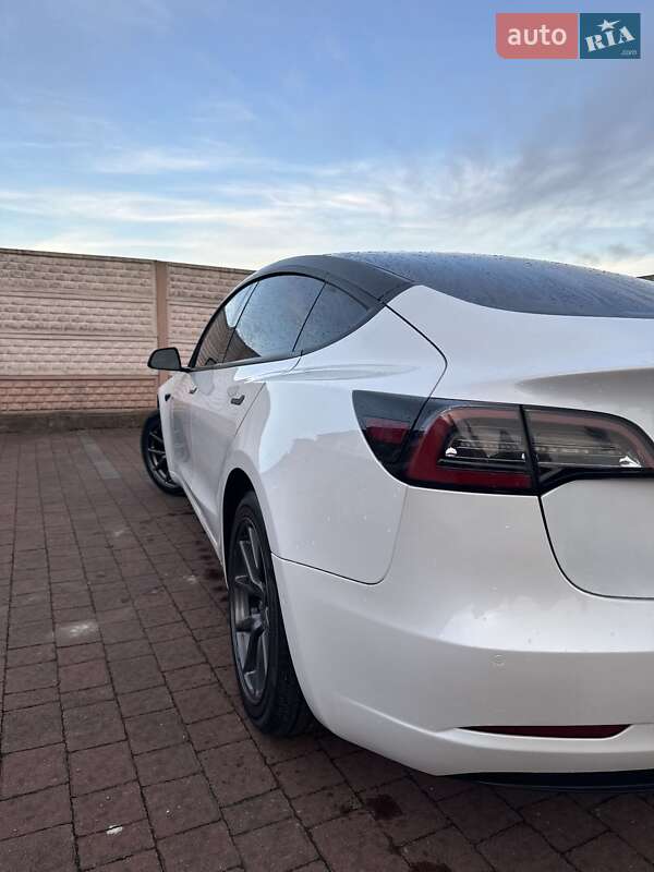 Tesla Model 3 2020