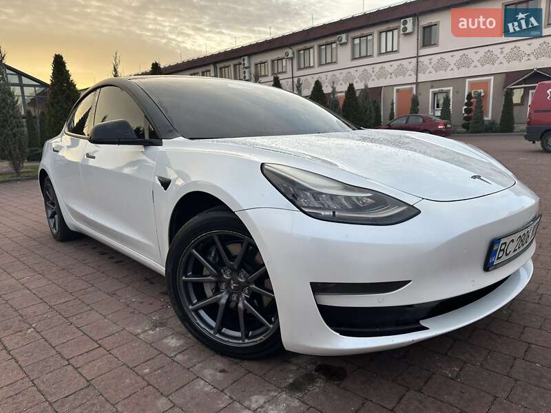 Tesla Model 3 2020