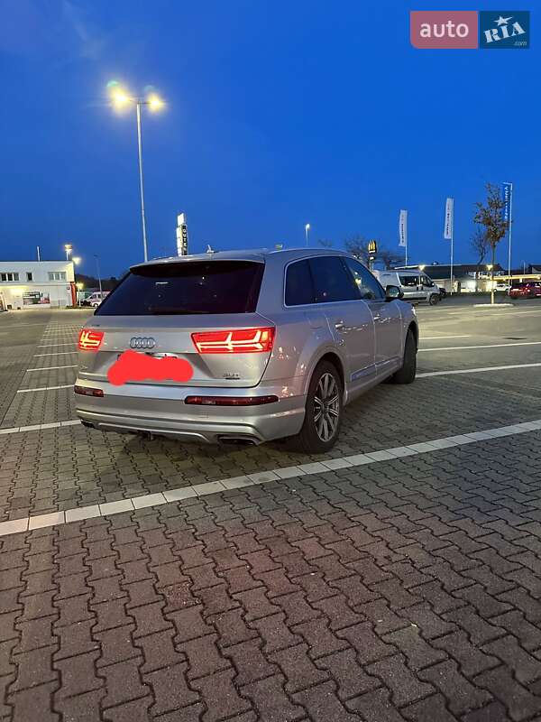 Audi Q7 2015