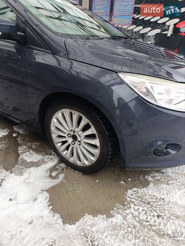 Ford Focus 2011