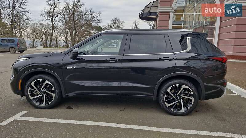 Mitsubishi Outlander 2023