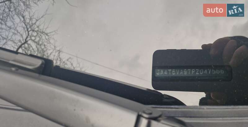 Mitsubishi Outlander 2023