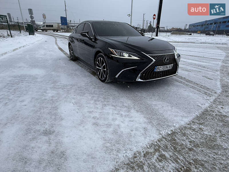Lexus-9