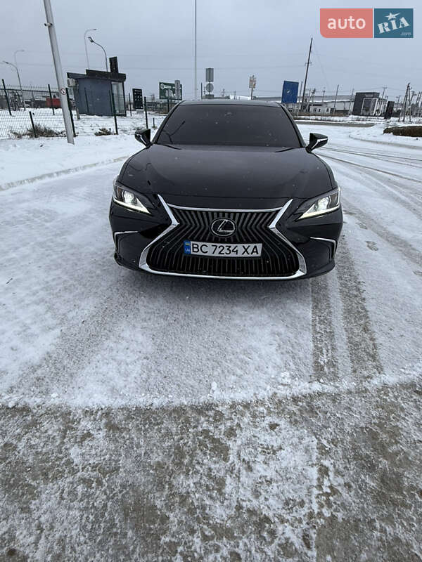 Lexus-18