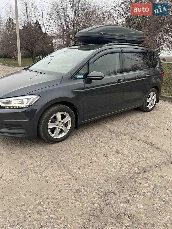 Volkswagen Touran 2016