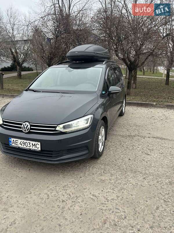 Volkswagen Touran 2016