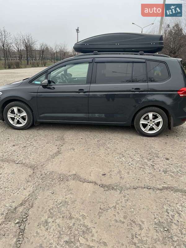 Volkswagen Touran 2016