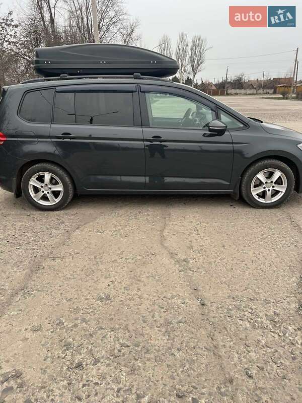 Volkswagen Touran 2016