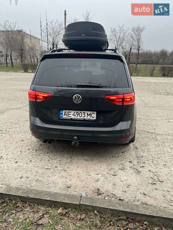Volkswagen Touran 2016