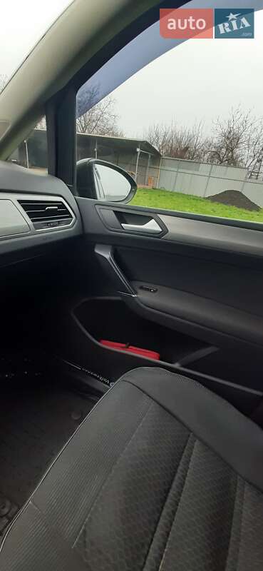 Volkswagen Touran 2016