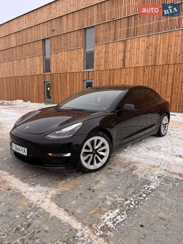 Tesla Model 3 2022