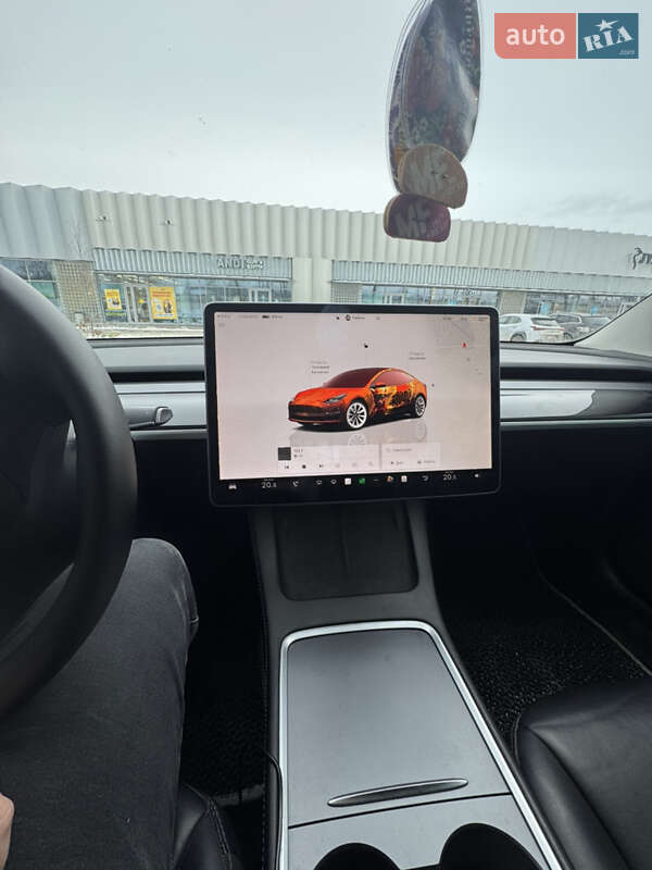 Tesla Model 3 2022