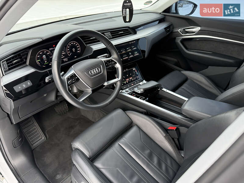 Audi-62
