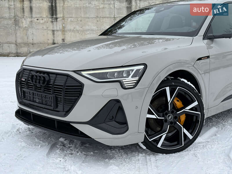 Audi-0