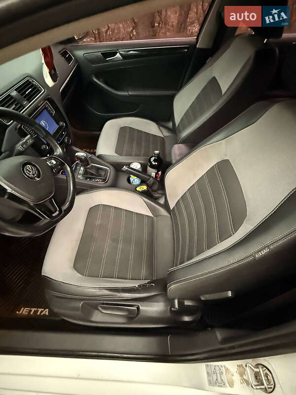 Volkswagen Jetta 2016