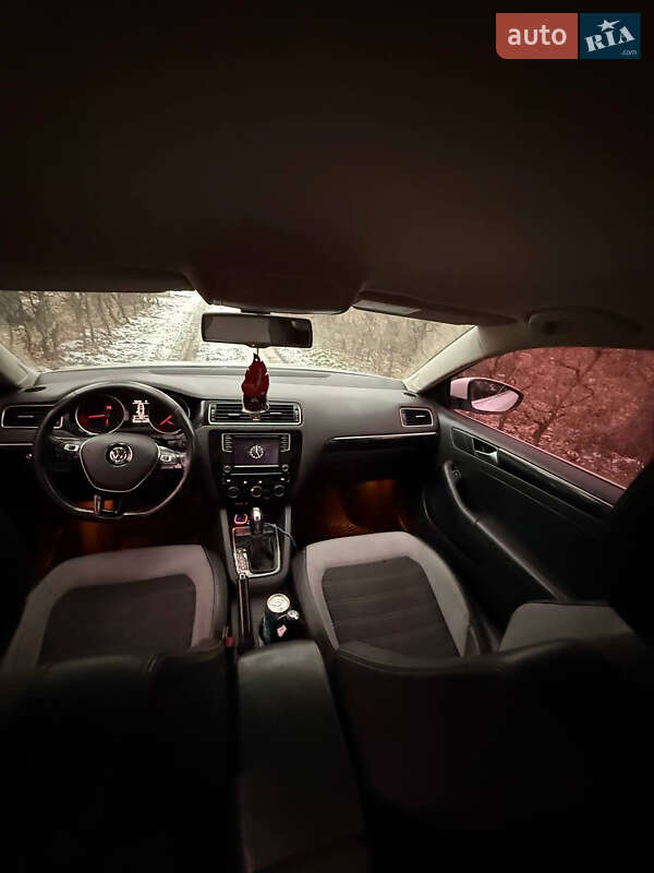 Volkswagen Jetta 2016