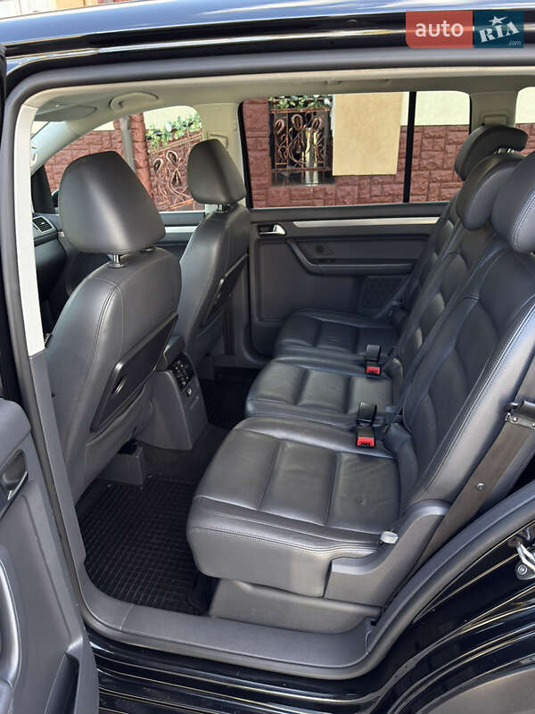 Volkswagen Touran 2011