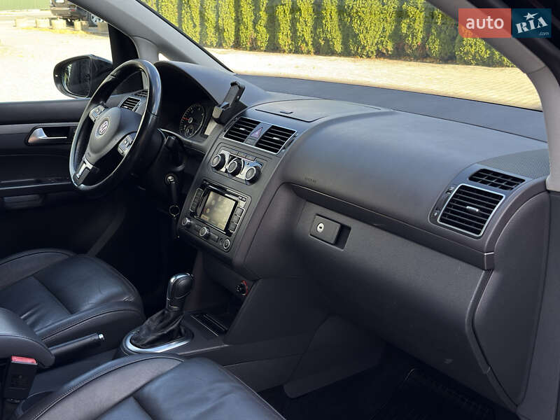 Volkswagen Touran 2011