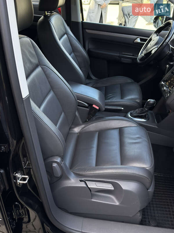 Volkswagen Touran 2011