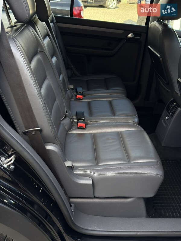 Volkswagen Touran 2011