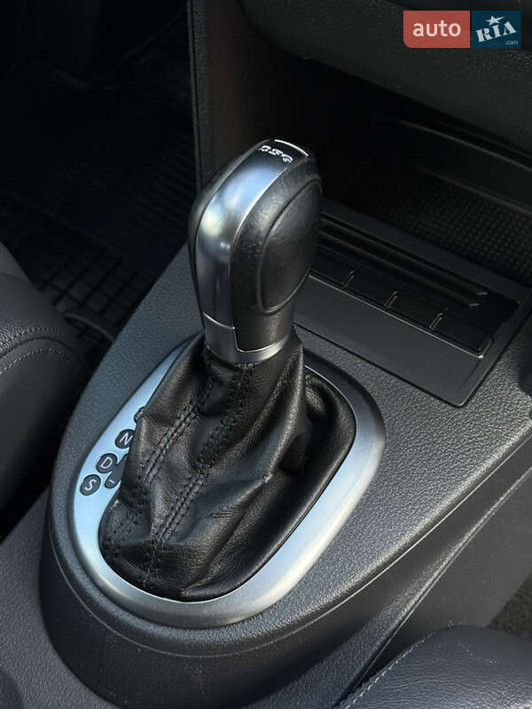 Volkswagen Touran 2011