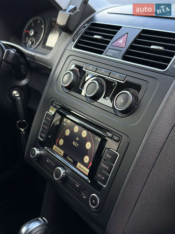 Volkswagen Touran 2011