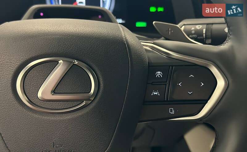 Lexus-18