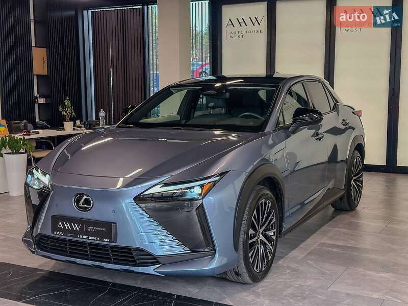 Lexus-40