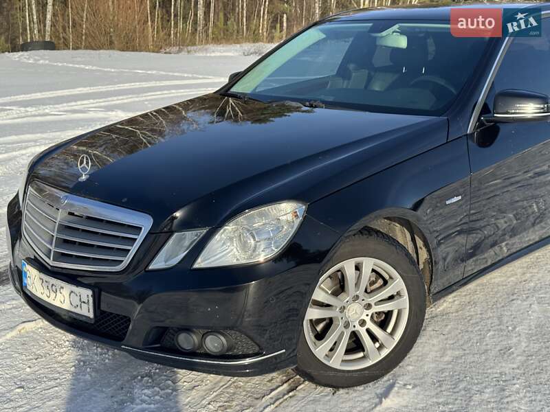 Mercedes-Benz-31