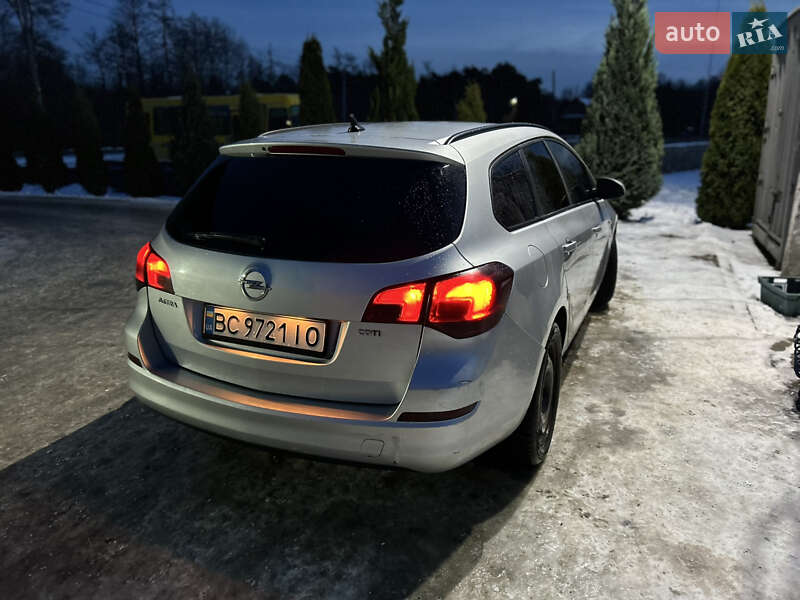 Opel Astra 2011